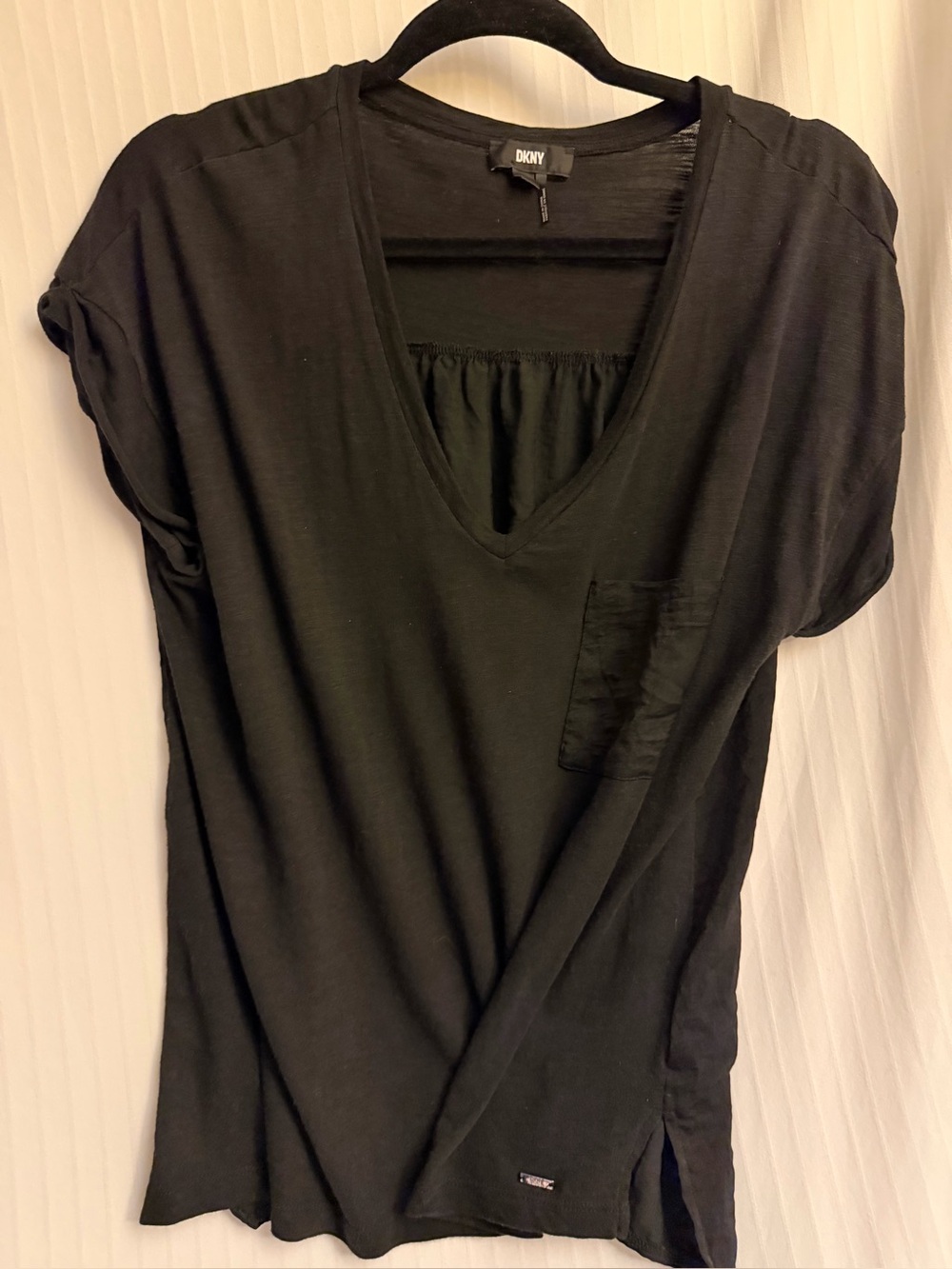 Donna Karan perfect black tee shirt top. Size Large. Well made great detail